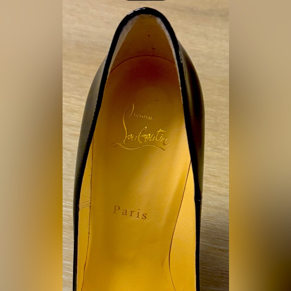 CHRISTIAN LOUBOUTIN
So Kate Patent Pointed-Toe Red Sole Pump - Picture 5 of 6